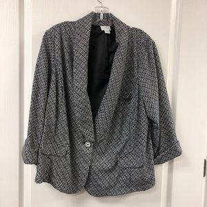 2x women’s black and white blazer